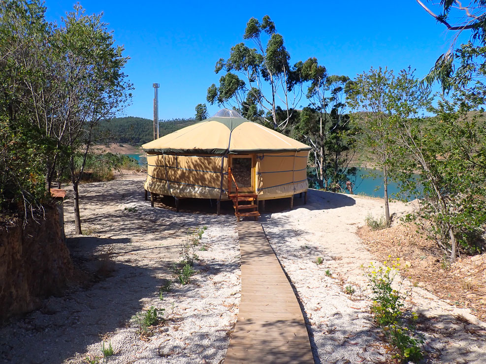Yurt outside 5110001